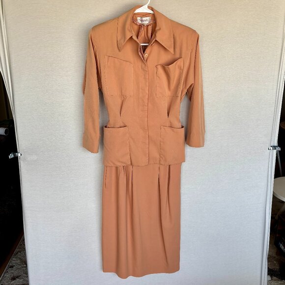 Tahari Dresses & Skirts - Vintage Women’s Tahari Skirt Suit Set in Terracotta Peach Size 6